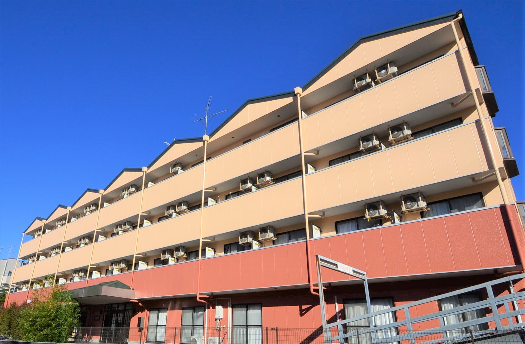 【新宿まで30分】日本にいながら留学気分！英会話レッスン付の大型シェアハウス - 10枚目