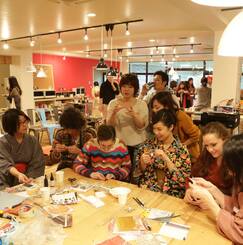 【新宿まで30分】日本にいながら留学気分！英会話レッスン付の大型シェアハウス